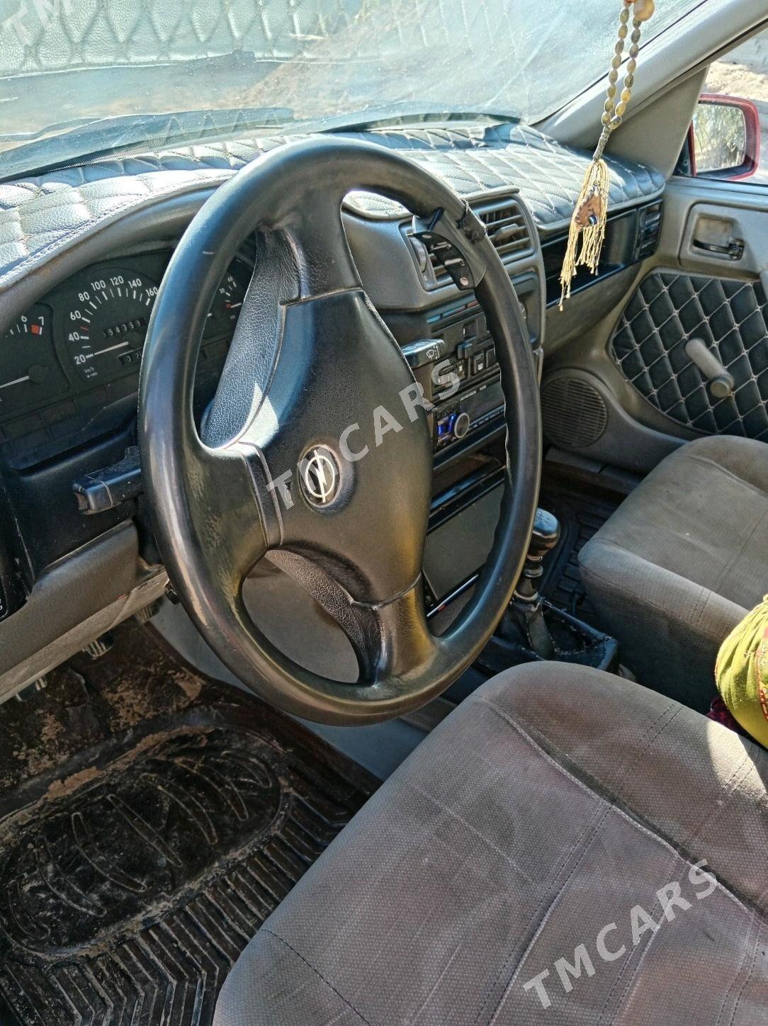 Opel Vectra 1992 - 25 000 TMT - Болдумсаз - img 5