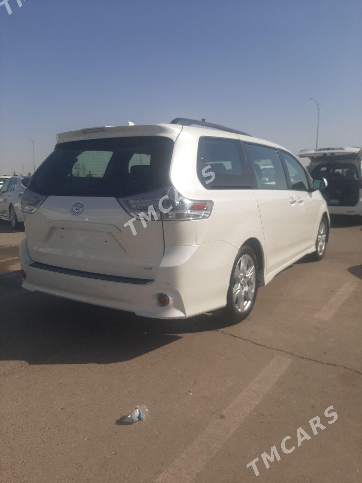 Toyota Sienna 2018 - 353 000 TMT - Aşgabat - img 5