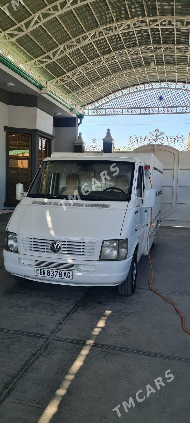 Volkswagen Crafter 2003 - 320 000 TMT - Багир - img 5