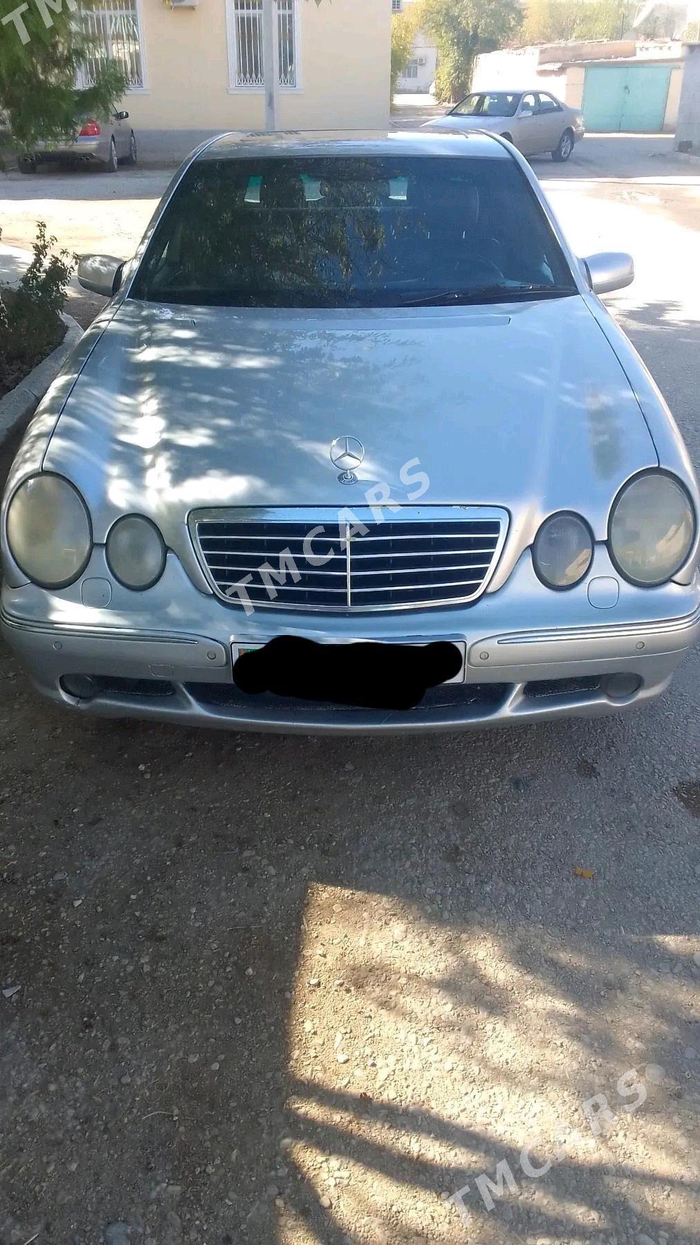 Mercedes-Benz E55 AMG 2000 - 90 000 TMT - Балканабат - img 2