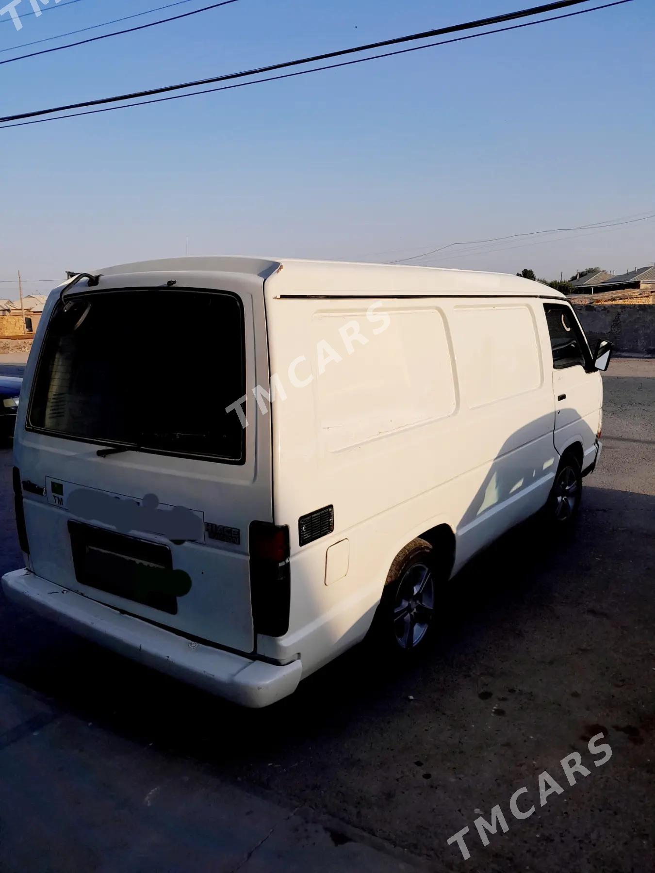 Toyota Hiace 1989 - 35 000 TMT - Мары - img 3