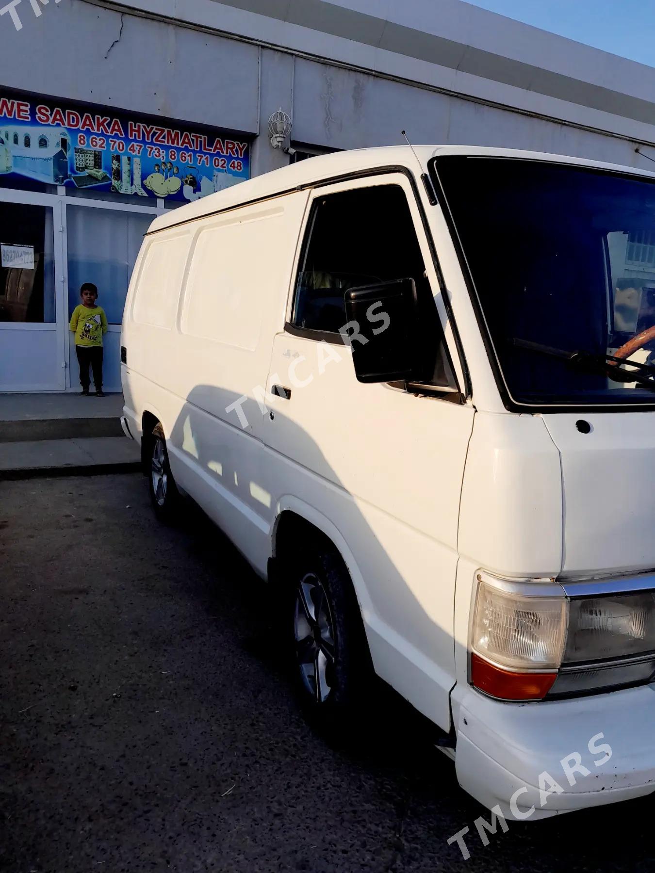 Toyota Hiace 1989 - 35 000 TMT - Мары - img 2