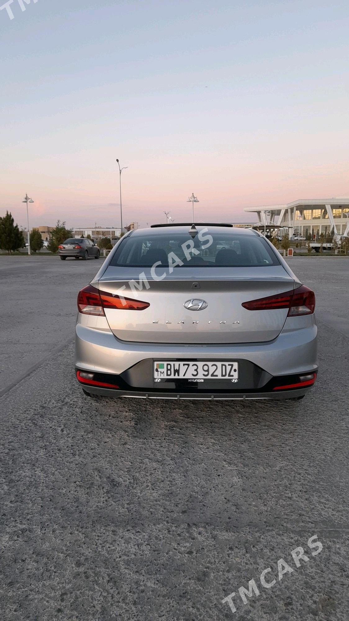 Hyundai Elantra 2019 - 200 000 TMT - Дашогуз - img 4