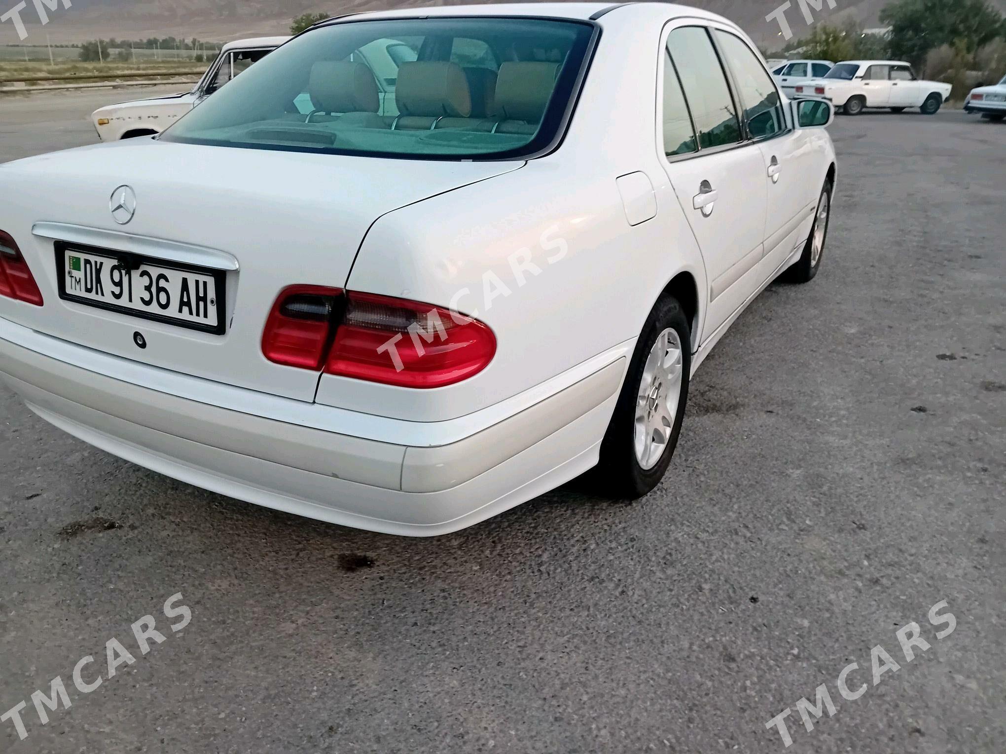 Mercedes-Benz E280 2000 - 85 000 TMT - Бахарден - img 7