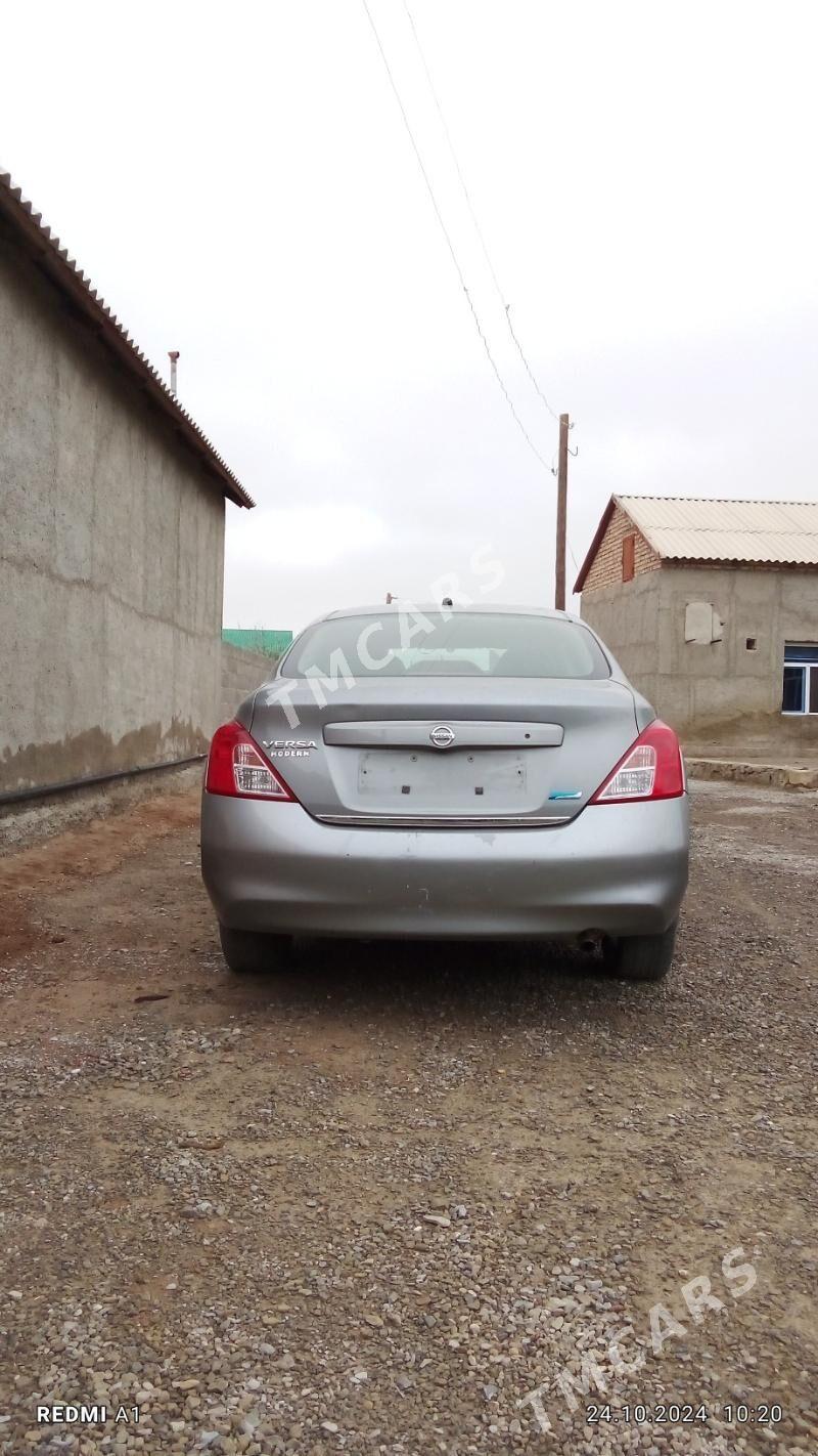 Nissan Versa 2012 - 60 000 TMT - Берекет - img 2