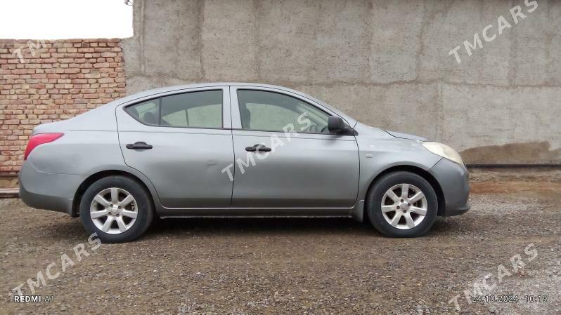 Nissan Versa 2012 - 60 000 TMT - Берекет - img 3