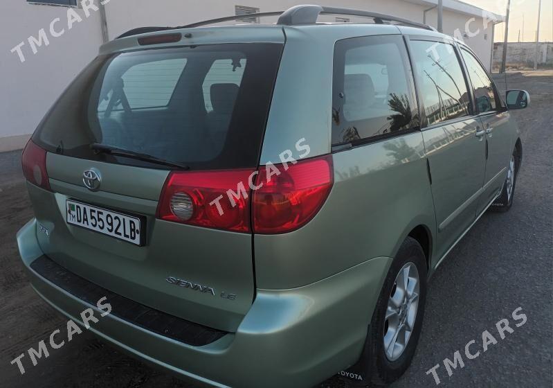 Toyota Sienna 2007 - 200 000 TMT - Дянев - img 2