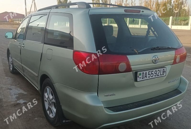 Toyota Sienna 2007 - 200 000 TMT - Дянев - img 3