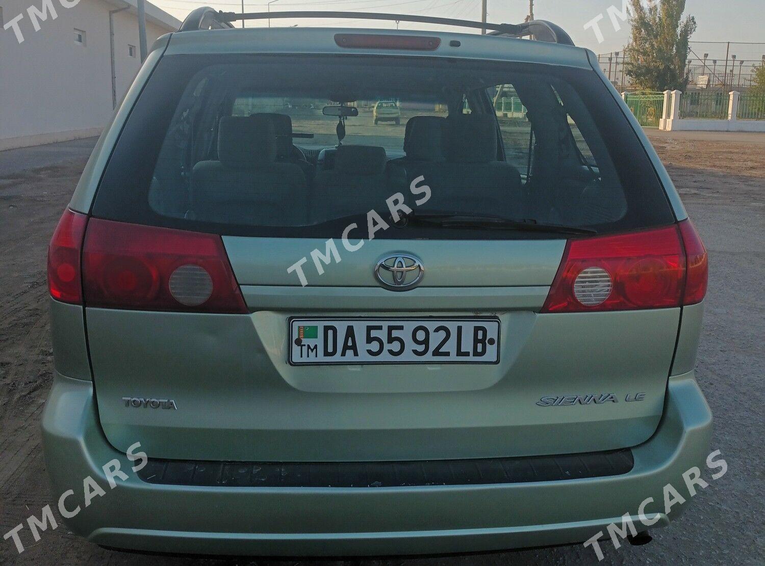 Toyota Sienna 2007 - 200 000 TMT - Дянев - img 4