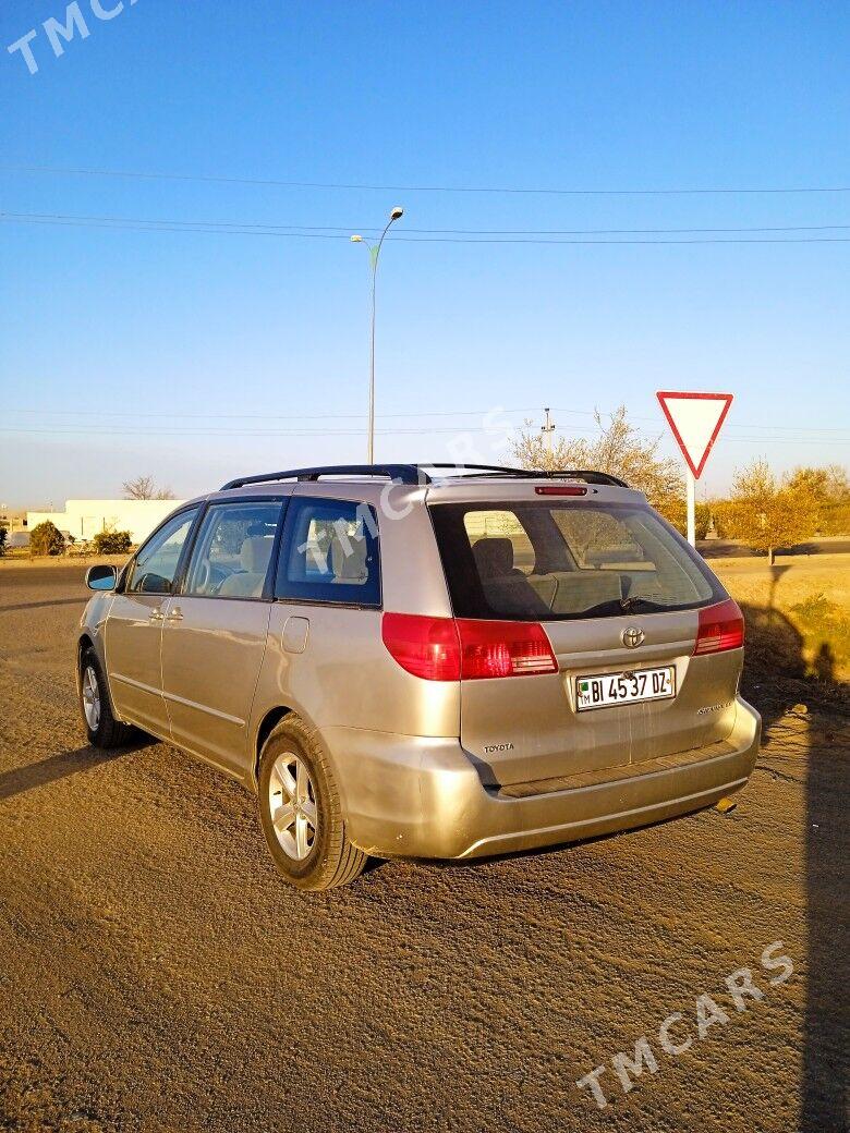 Toyota Sienna 2004 - 160 000 TMT - Кёнеургенч - img 3