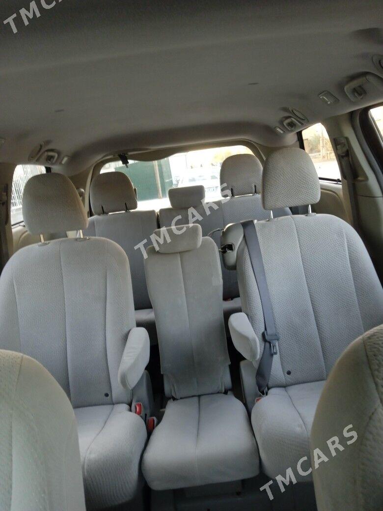 Toyota Sienna 2011 - 245 000 TMT - Сакар - img 7