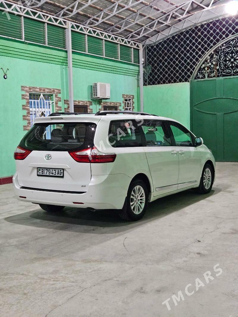 Toyota Sienna 2018 - 375 000 TMT - Aşgabat - img 4