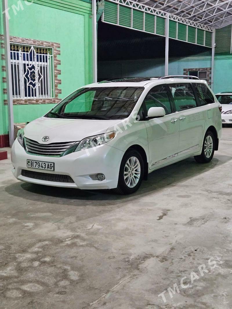 Toyota Sienna 2018 - 375 000 TMT - Aşgabat - img 2