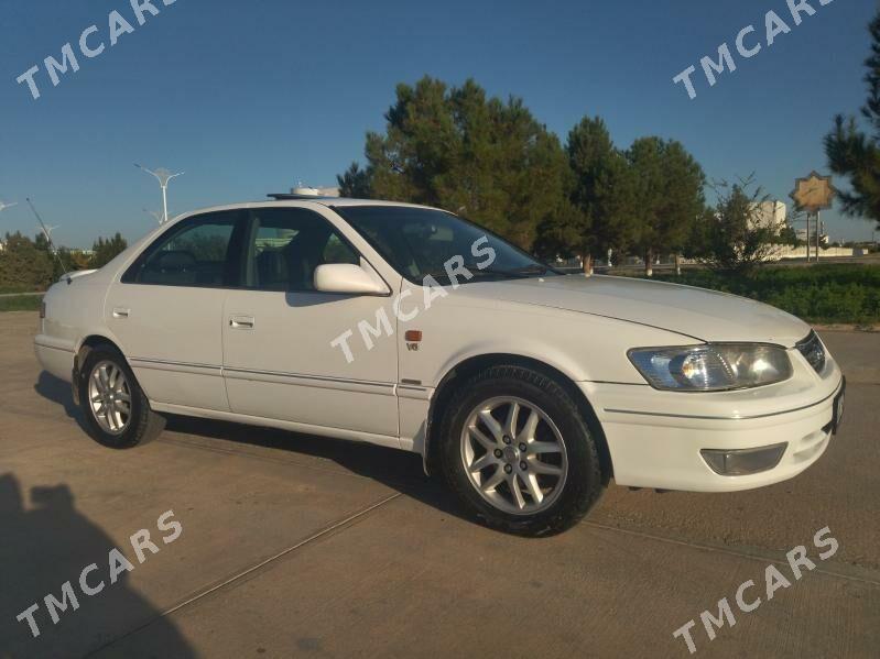 Toyota Camry 2000 - 137 000 TMT - Çärjew - img 3