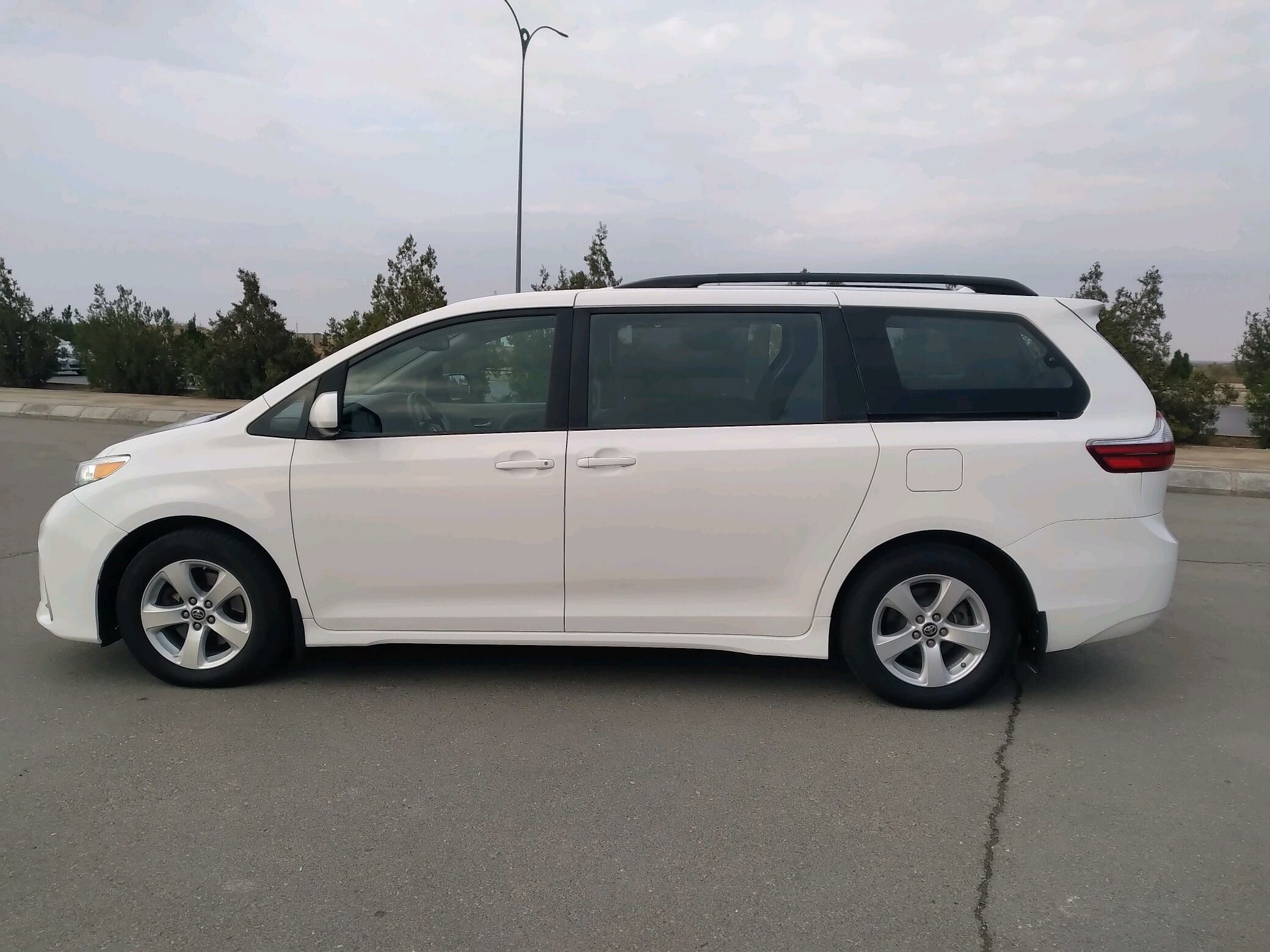 Toyota Sienna 2019 - 420 000 TMT - Aşgabat - img 9