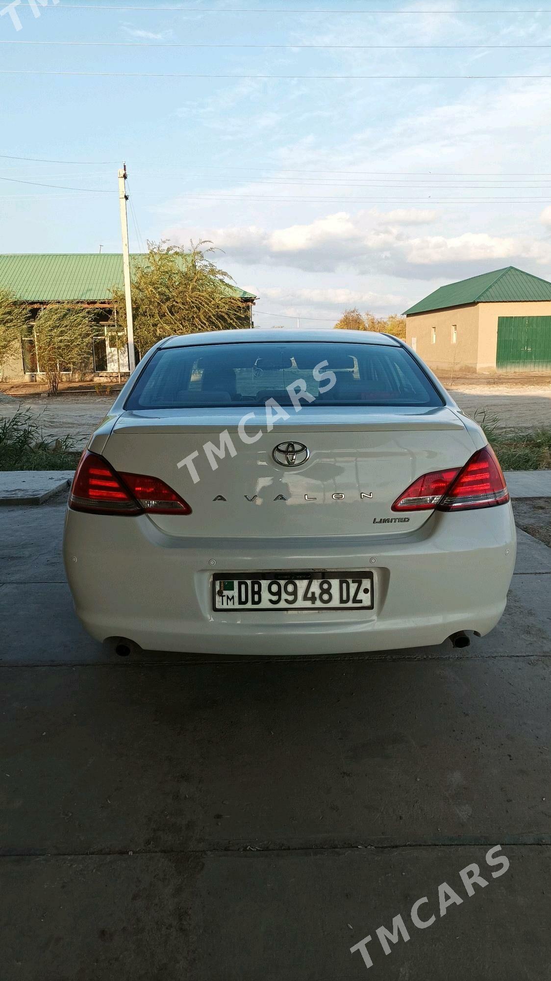 Toyota Avalon 2005 - 180 000 TMT - етр. Туркменбаши - img 4