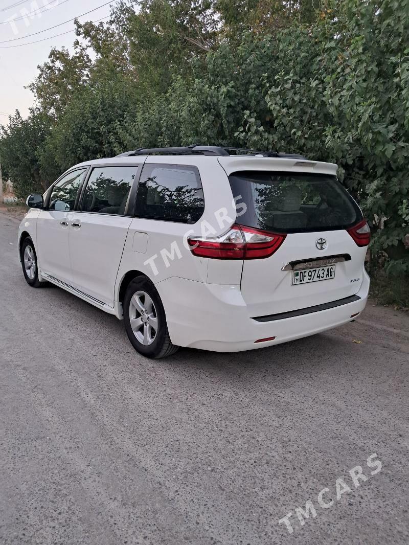 Toyota Sienna 2016 - 300 000 TMT - Хитровка - img 3