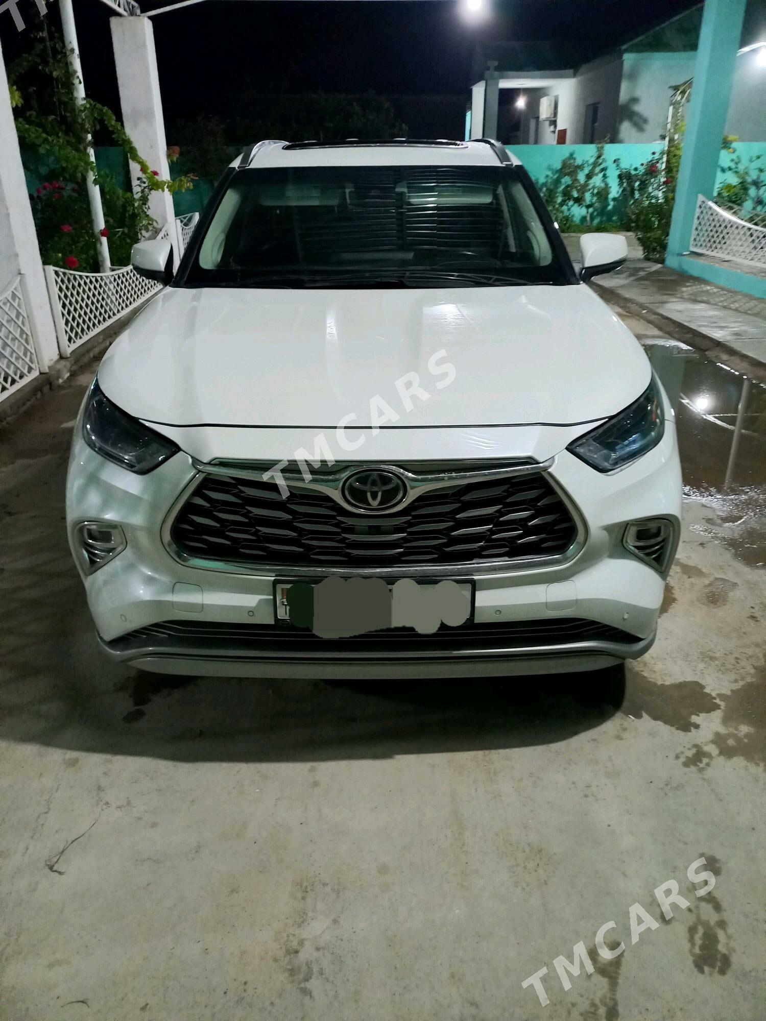 Toyota Highlander 2022 - 640 000 TMT - Arkadag - img 2