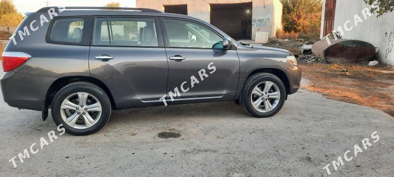 Toyota Highlander 2010 - 250 000 TMT - Сакар - img 4