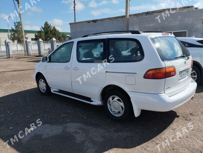 Toyota Sienna 2000 - 150 000 TMT - Мары - img 2