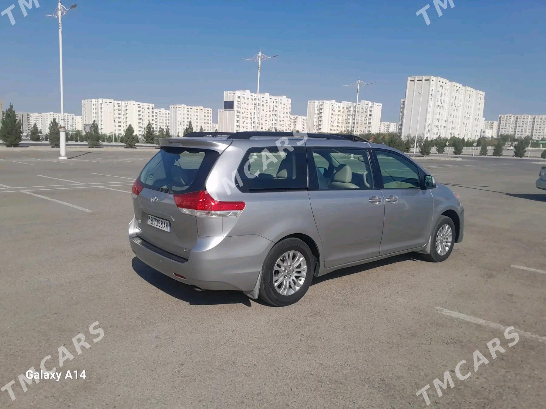 Toyota Sienna 2013 - 260 000 TMT - 11 mkr - img 2