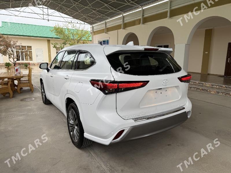 Toyota Highlander 2021 - 575 000 TMT - Бузмеин - img 6