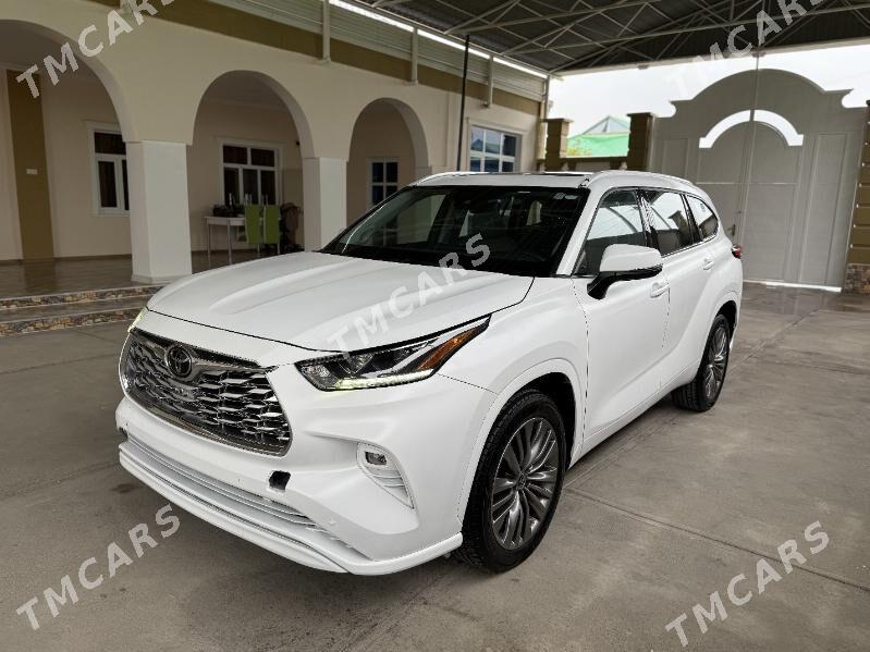 Toyota Highlander 2021 - 575 000 TMT - Бузмеин - img 4