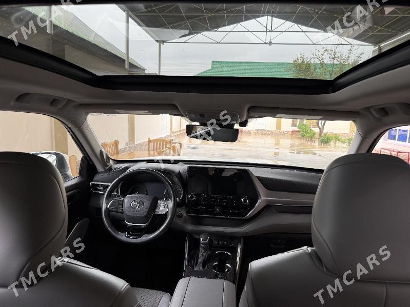 Toyota Highlander 2021 - 575 000 TMT - Бузмеин - img 10