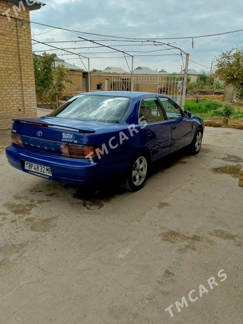 Toyota Camry 1994 - 75 000 TMT - Мары - img 4