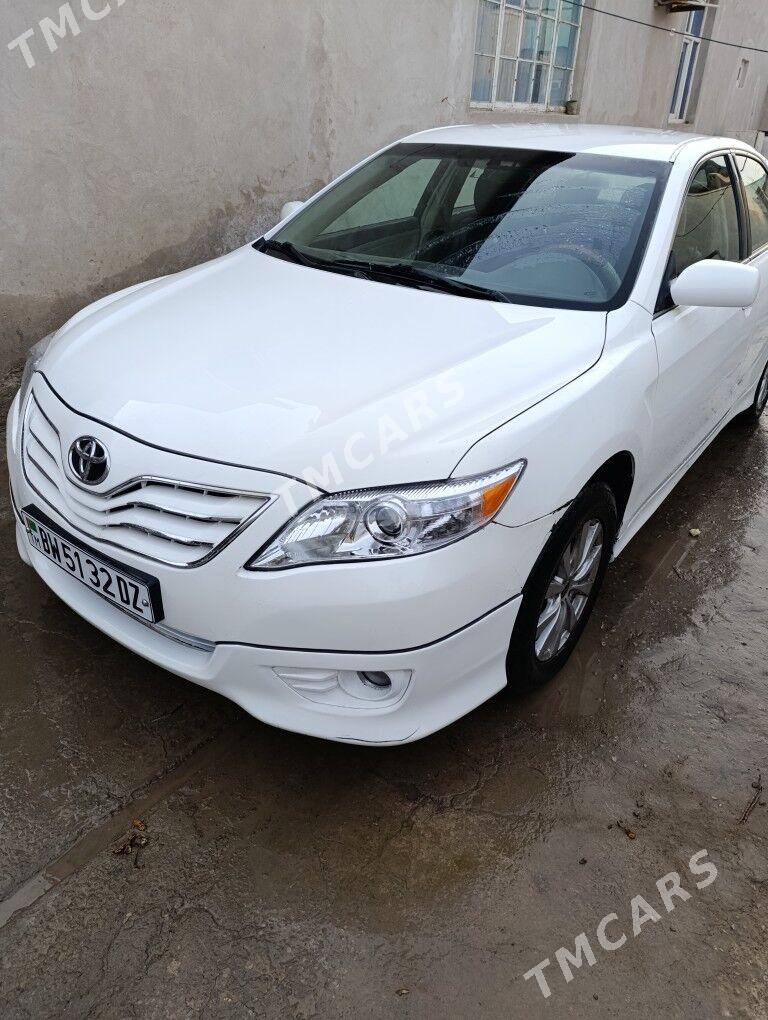 Toyota Camry 2011 - 145 000 TMT - Şabat etr. - img 2