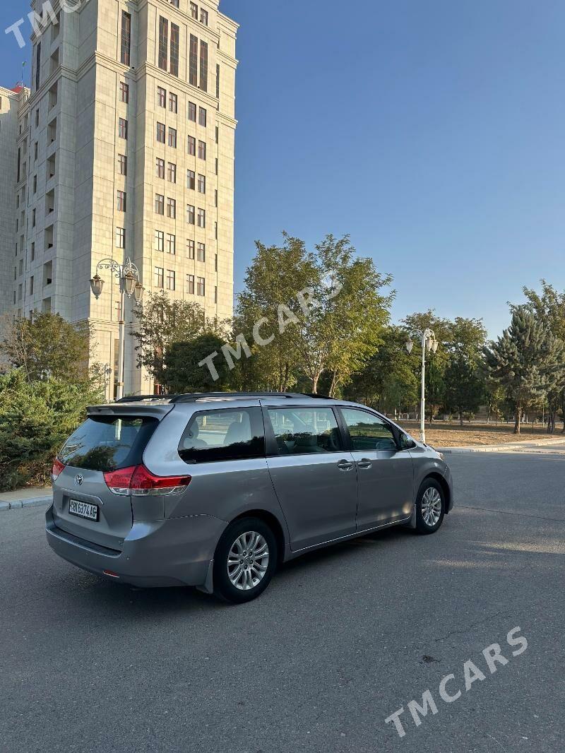 Toyota Sienna 2011 - 280 000 TMT - Ашхабад - img 4