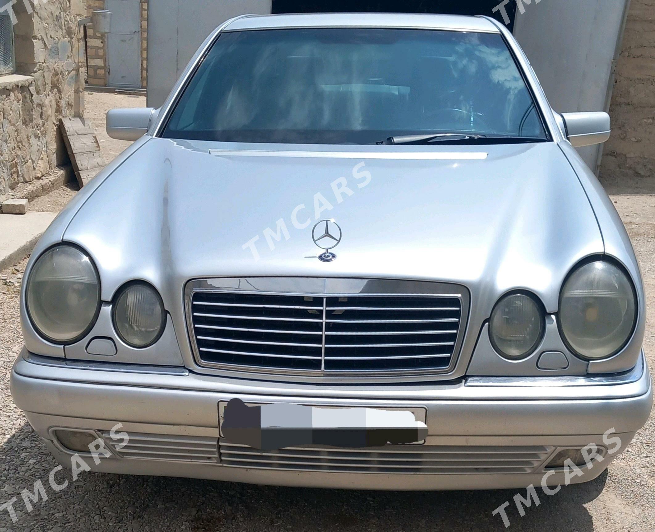 Mercedes-Benz E320 1996 - 54 000 TMT - Jebel - img 2