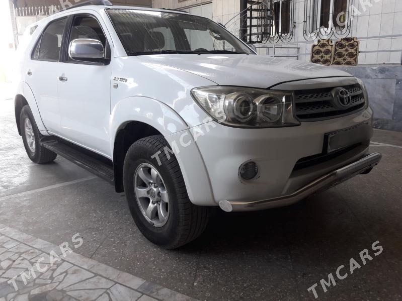 Toyota Fortuner 2010 - 250 000 TMT - Türkmenabat - img 2