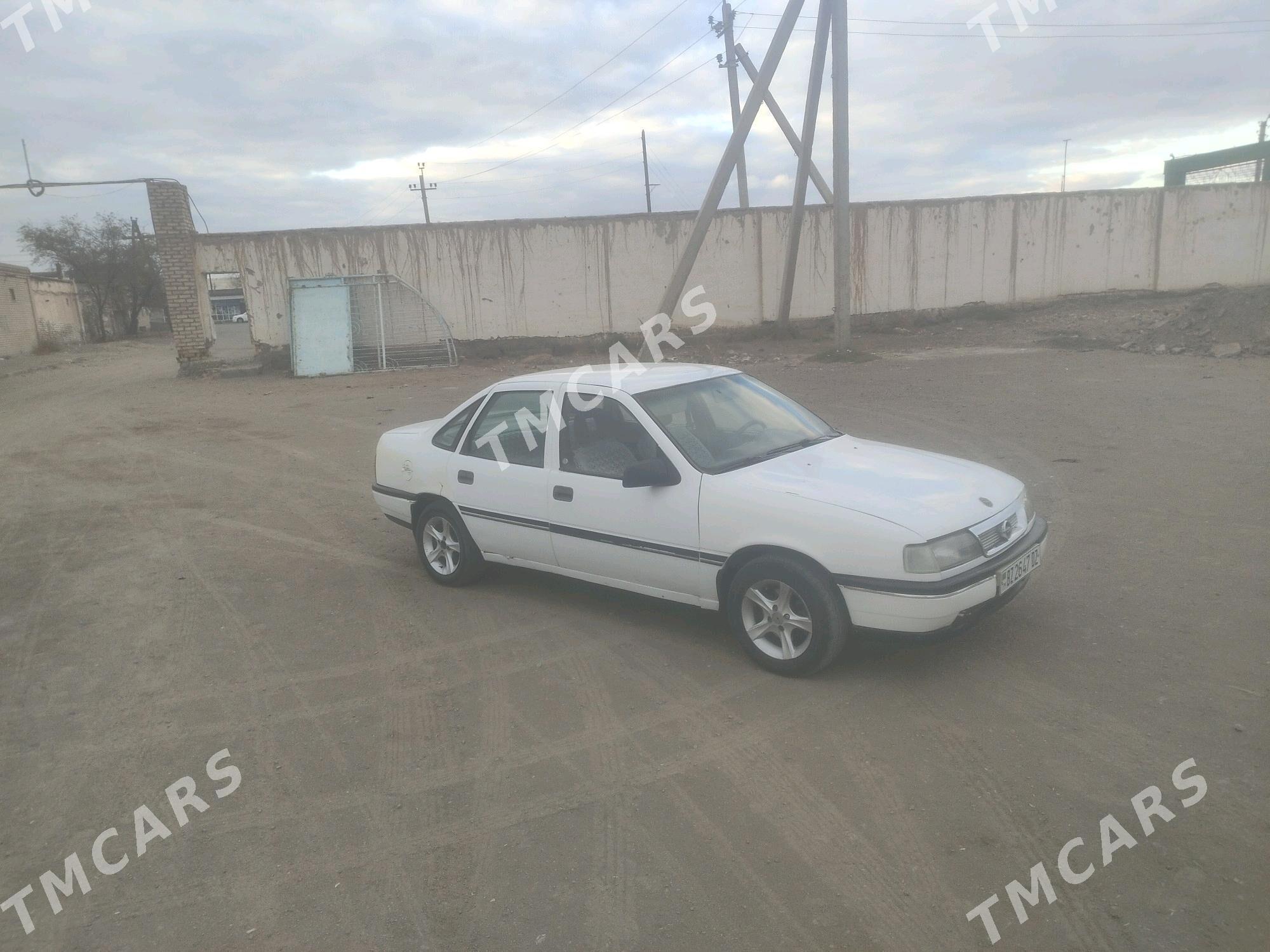 Opel Vectra 1990 - 21 000 TMT - Губадаг - img 3