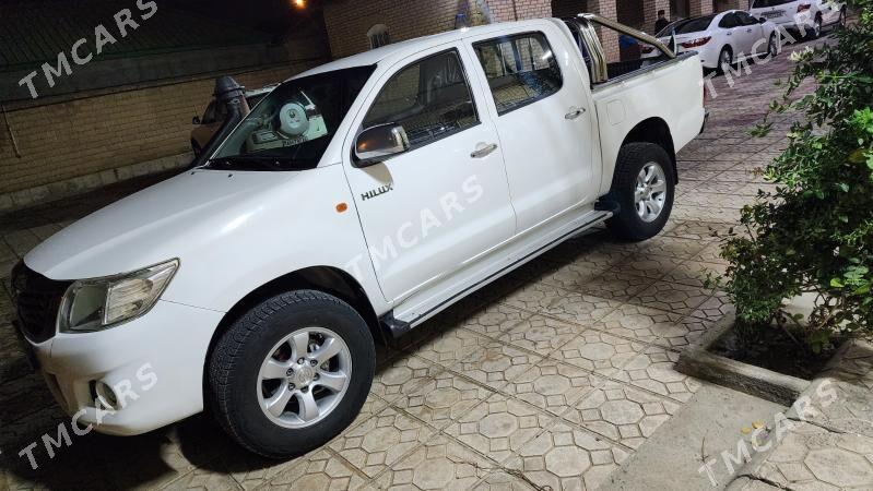 Toyota Hilux 2014 - 300 000 TMT - Aşgabat - img 3