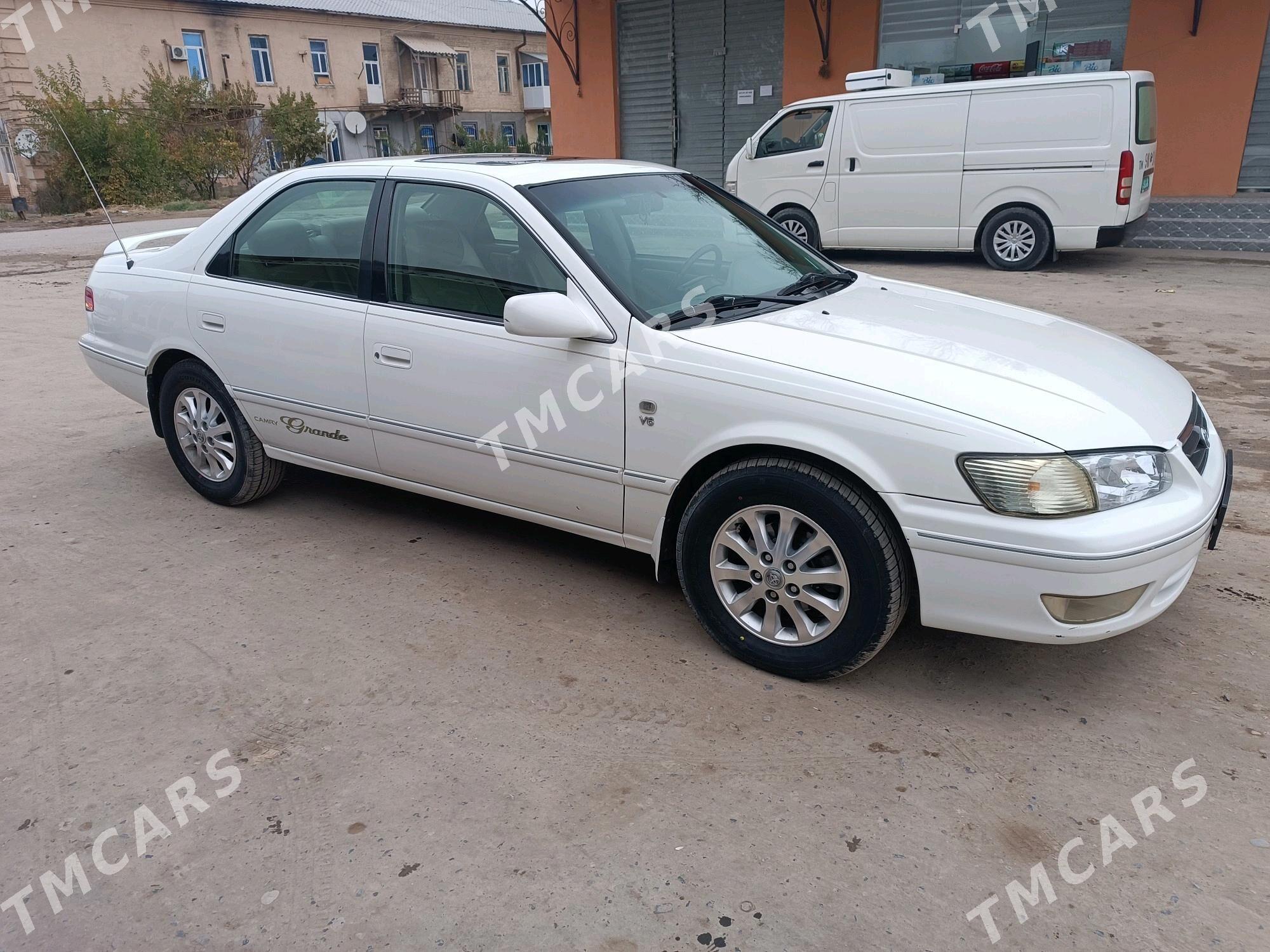 Toyota Camry 2000 - 180 000 TMT - Керки - img 3