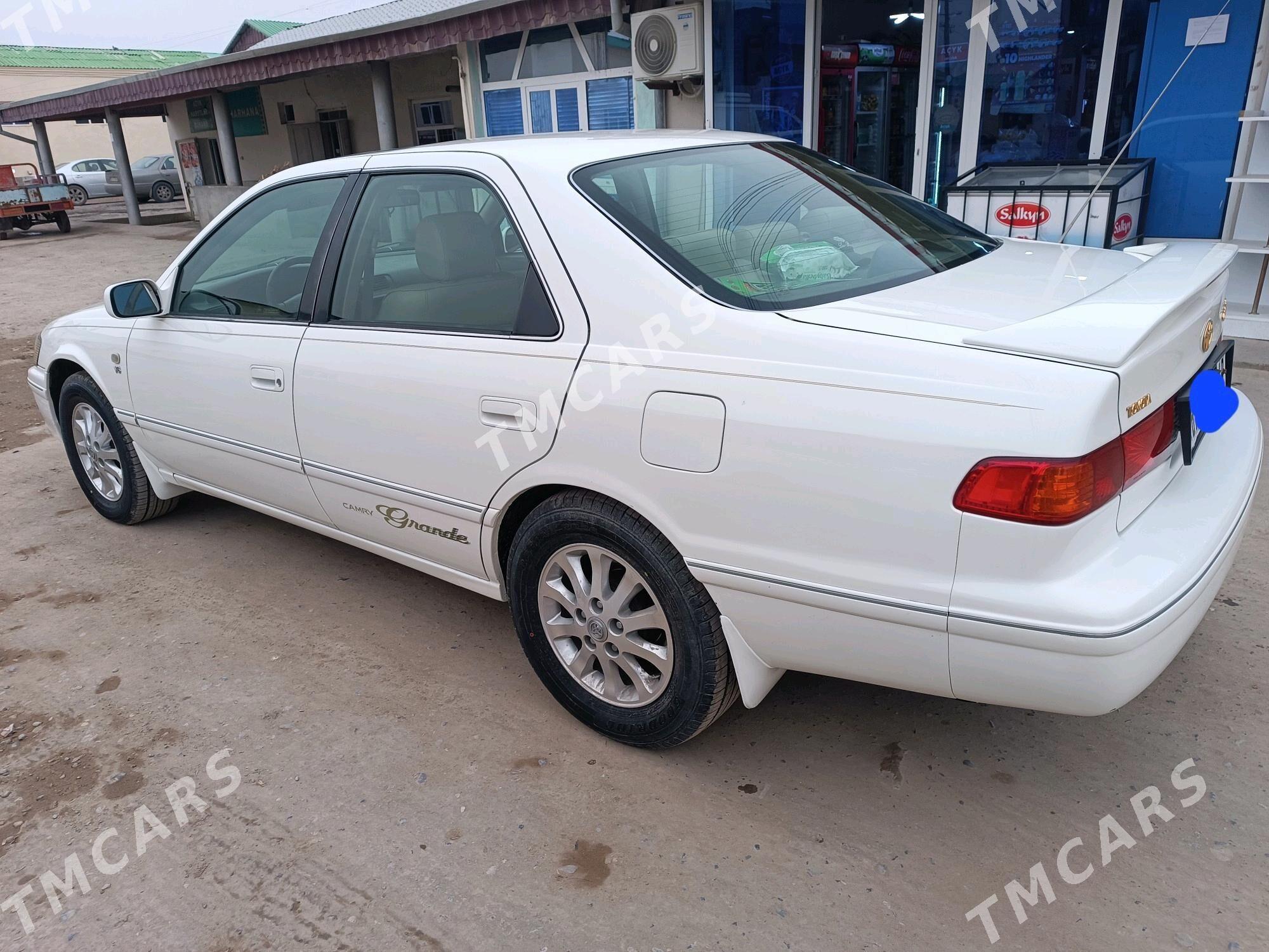 Toyota Camry 2000 - 180 000 TMT - Керки - img 4