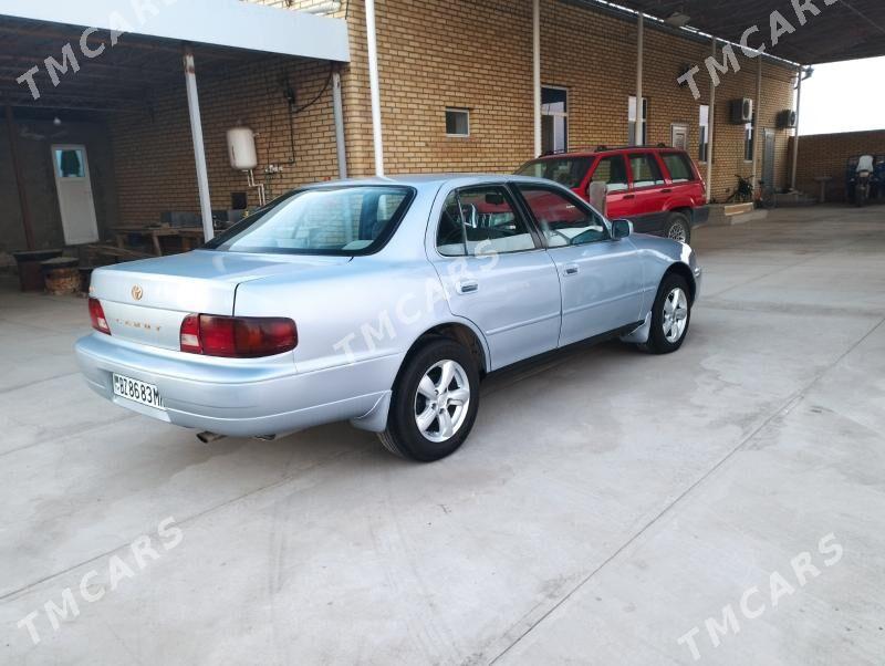 Toyota Camry 1995 - 78 000 TMT - Ёлётен - img 3