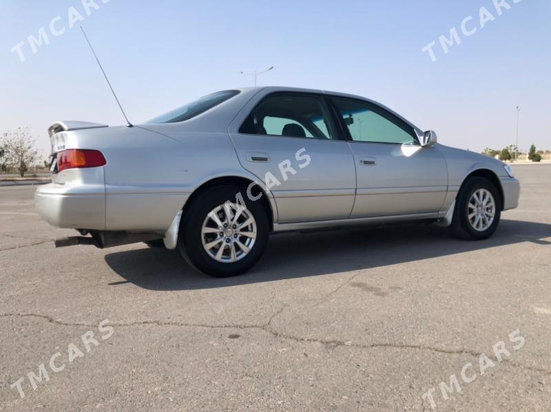 Toyota Camry 2001 - 135 000 TMT - Дянев - img 5