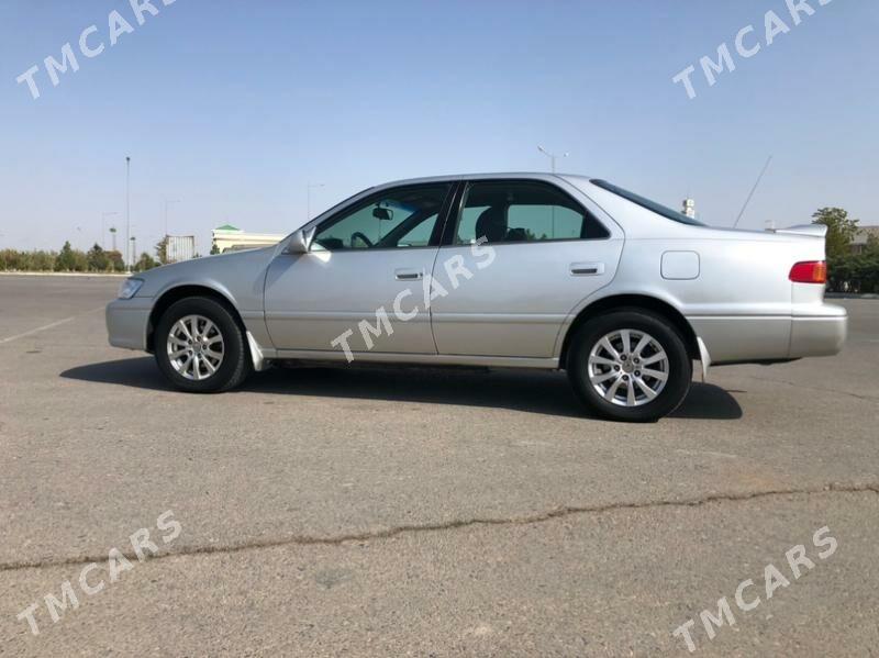 Toyota Camry 2001 - 135 000 TMT - Dänew - img 8