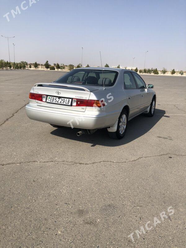 Toyota Camry 2001 - 135 000 TMT - Дянев - img 3