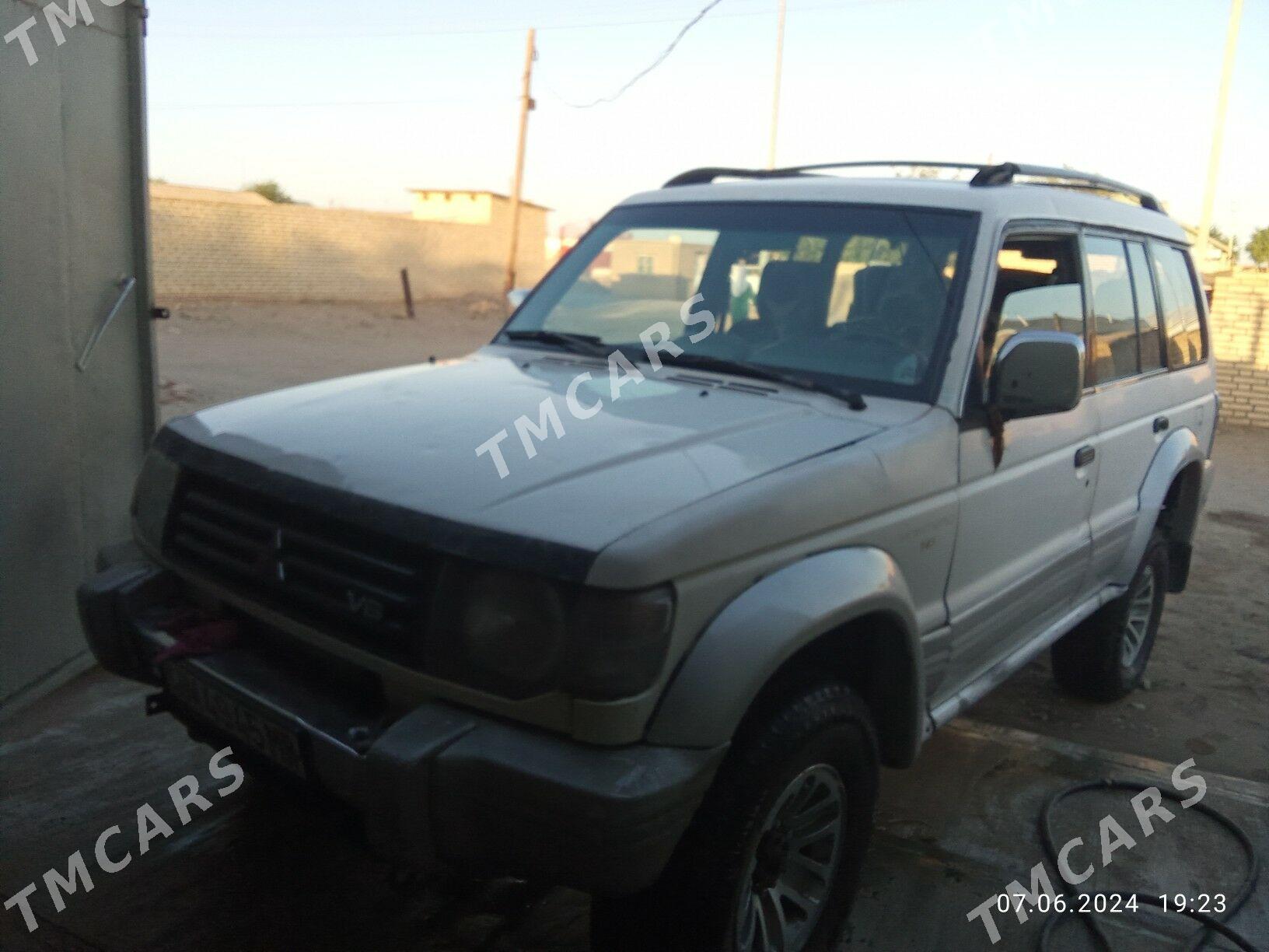 Mitsubishi Montero 1996 - 38 000 TMT - Байрамали - img 4