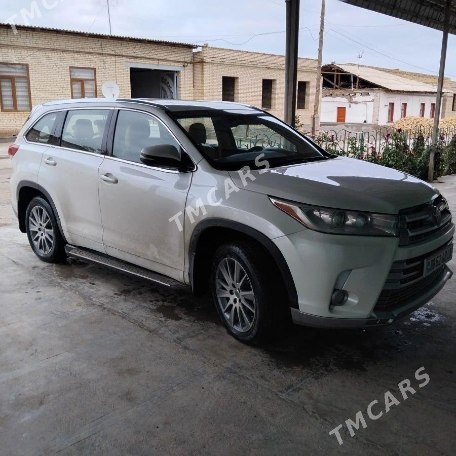 Toyota Highlander 2019 - 392 000 TMT - Туркменабат - img 9