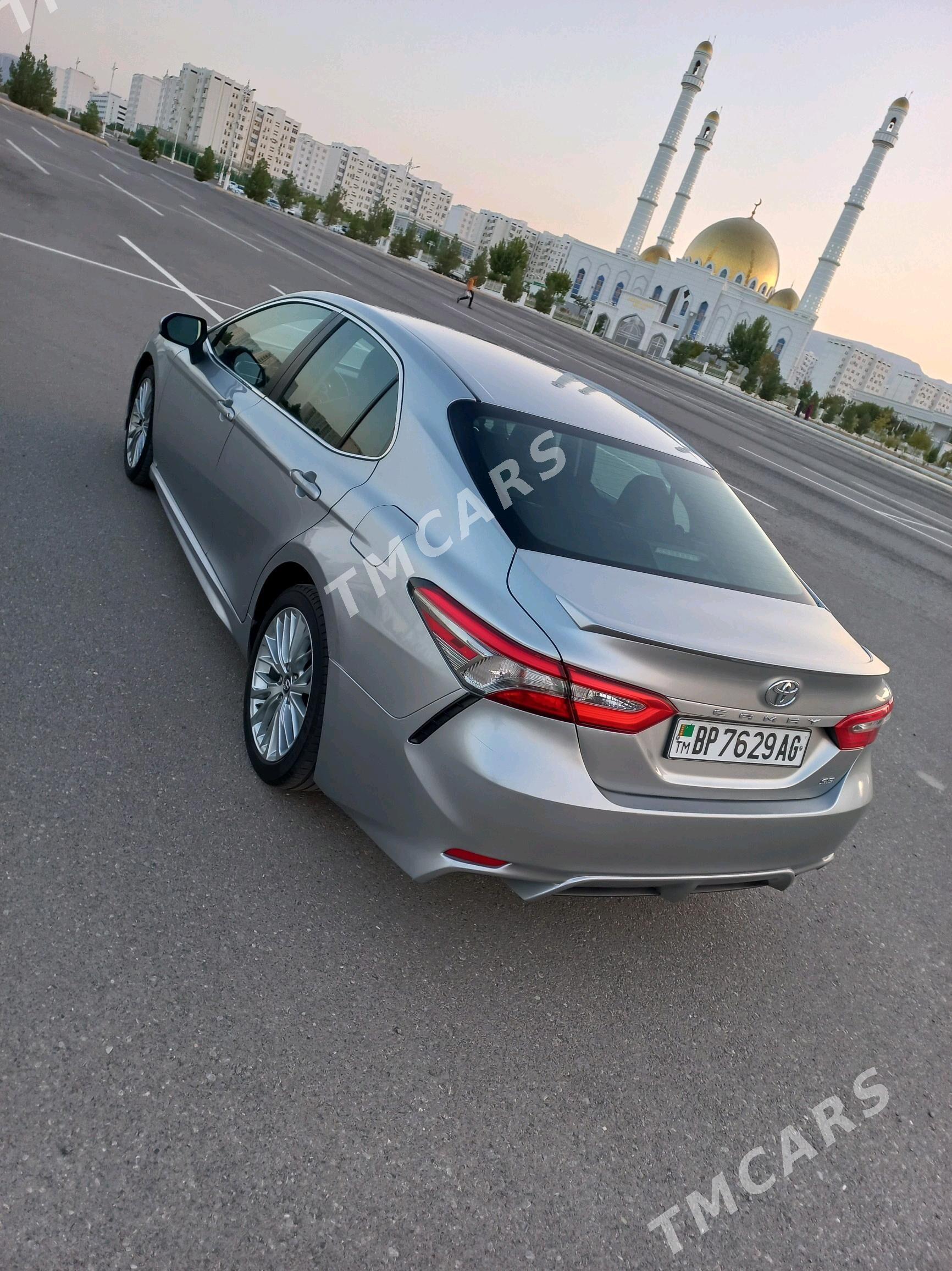 Toyota Camry 2018 - 300 000 TMT - Ашхабад - img 2