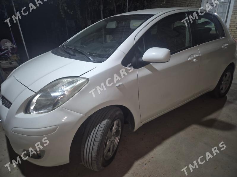 Toyota Yaris 2010 - 96 000 TMT - Саят - img 3