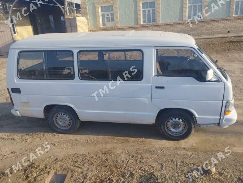 Toyota Hiace 1990 - 30 000 TMT - Векильбазар - img 3