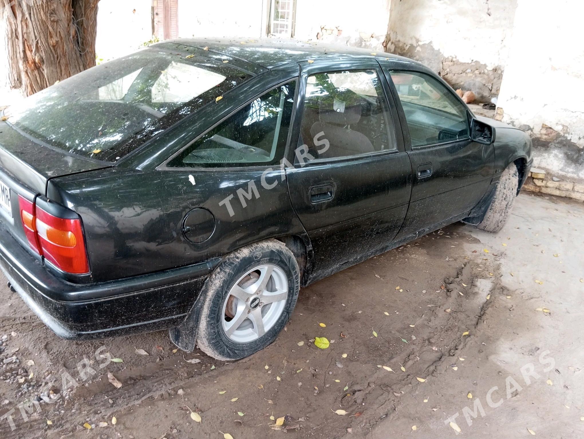 Opel Vectra 1990 - 25 000 TMT - Mary - img 3