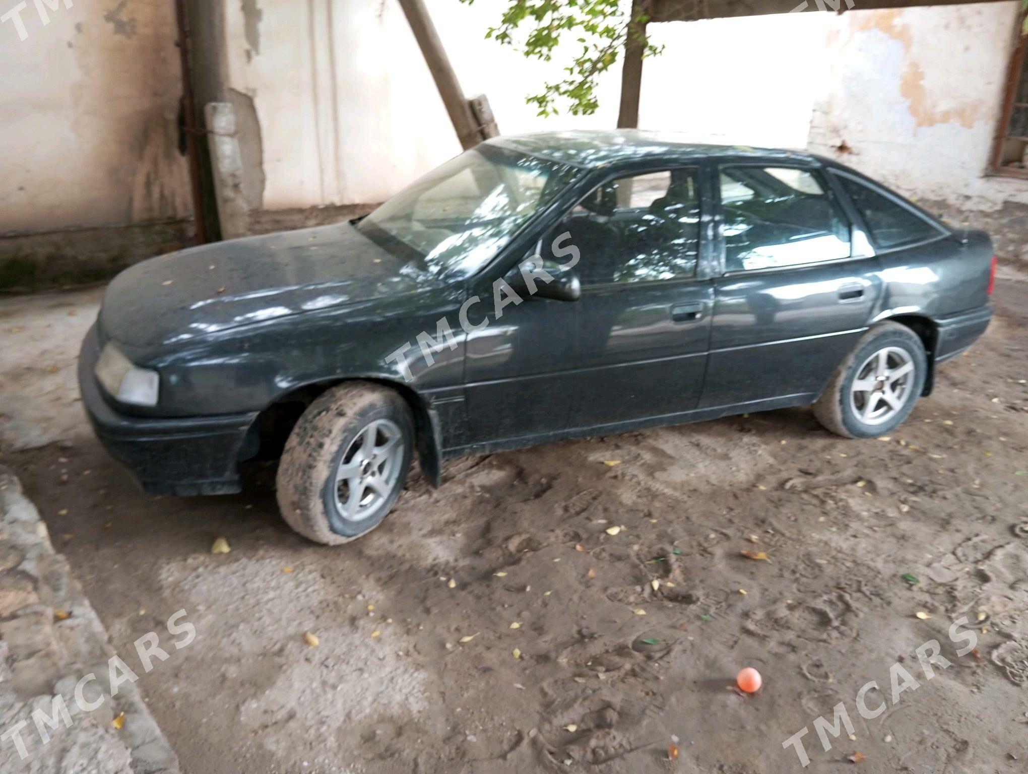 Opel Vectra 1990 - 25 000 TMT - Mary - img 5