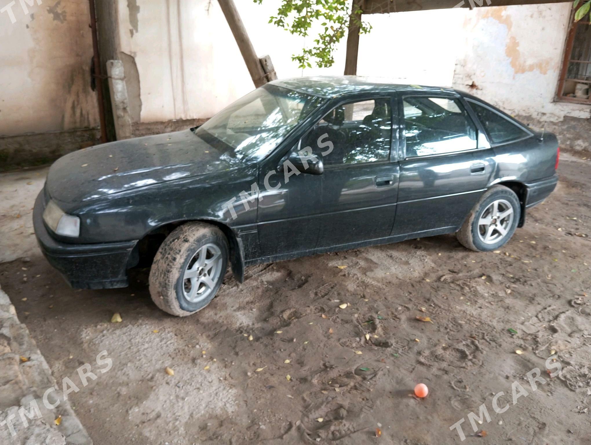 Opel Vectra 1990 - 25 000 TMT - Mary - img 4