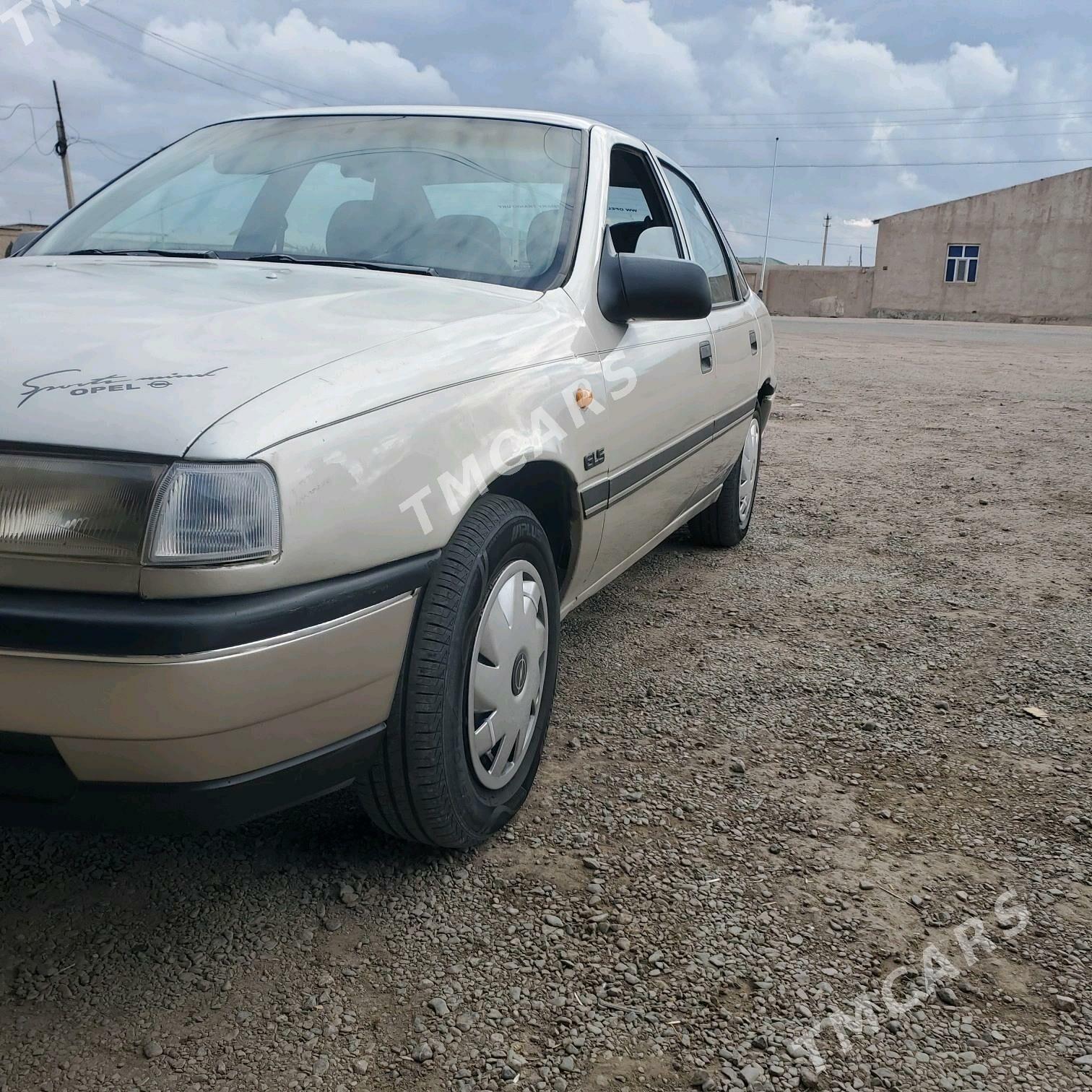 Opel Vectra 1993 - 40 000 TMT - Gubadag - img 2